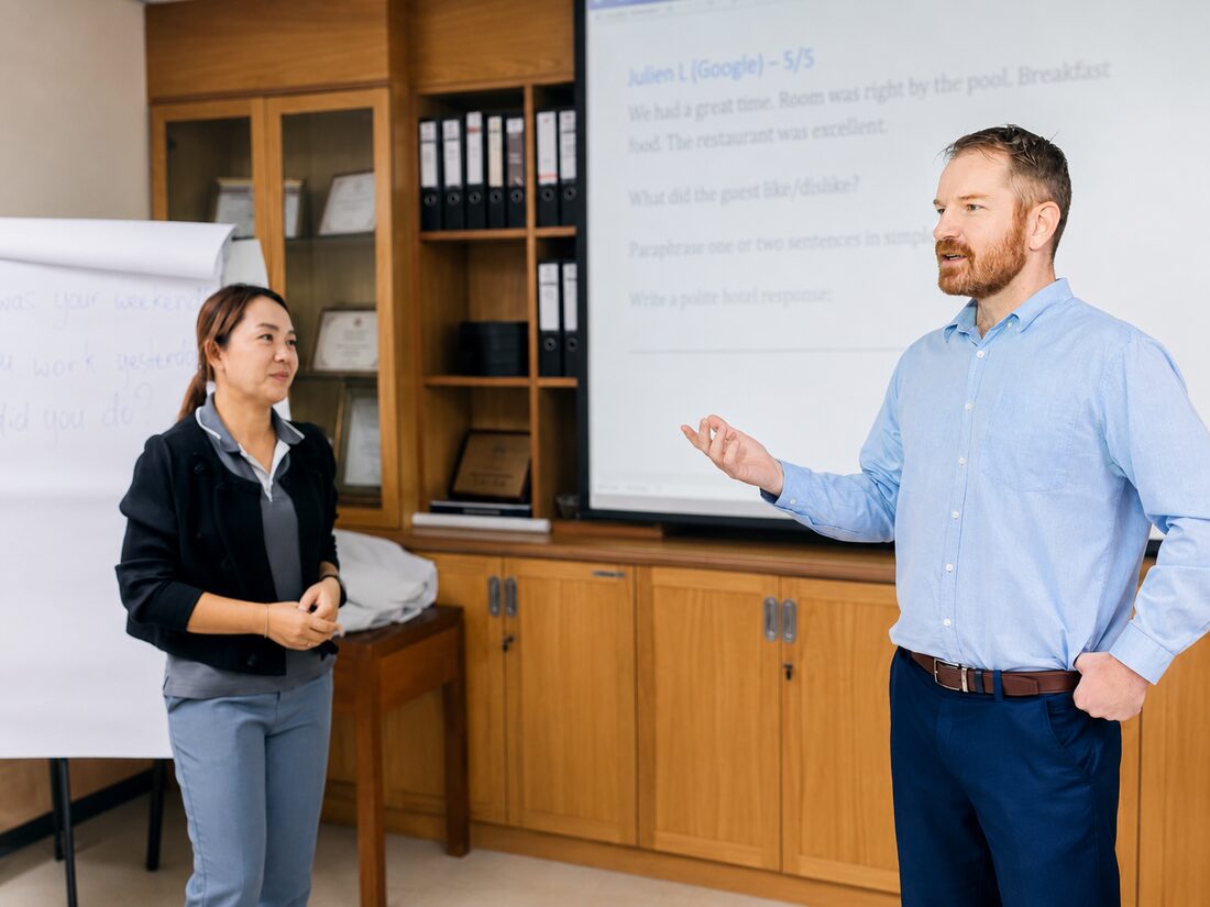 David Stirling coaching a professional communication session